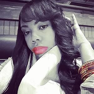 Meet your Posher, Latoya